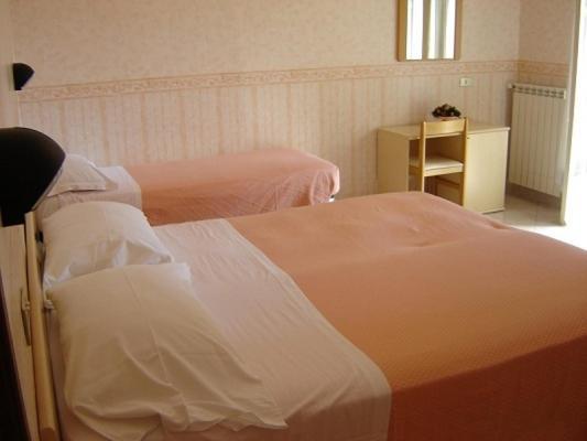 Hotel Sud America Fiuggi Bilik gambar